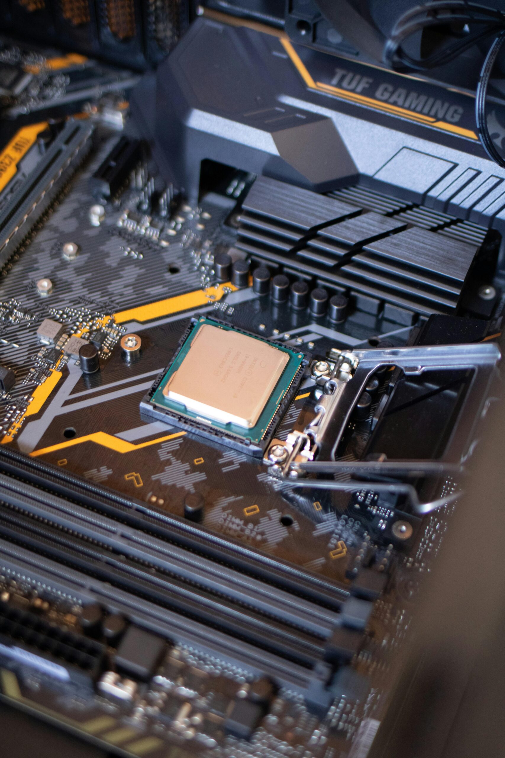 cpu fan not spinning no display